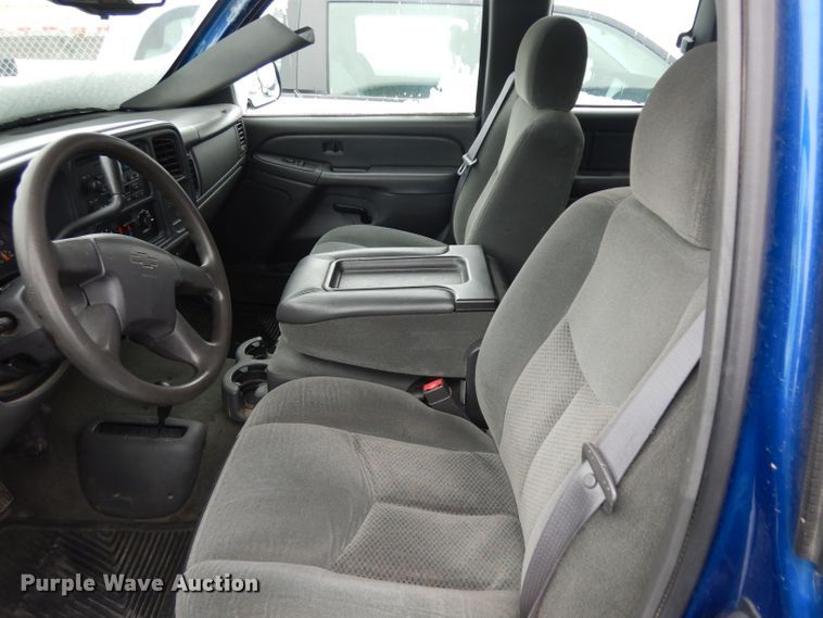 image for item DH5564 2004  Chevrolet Silverado 1500  Ext. Cab pickup truck