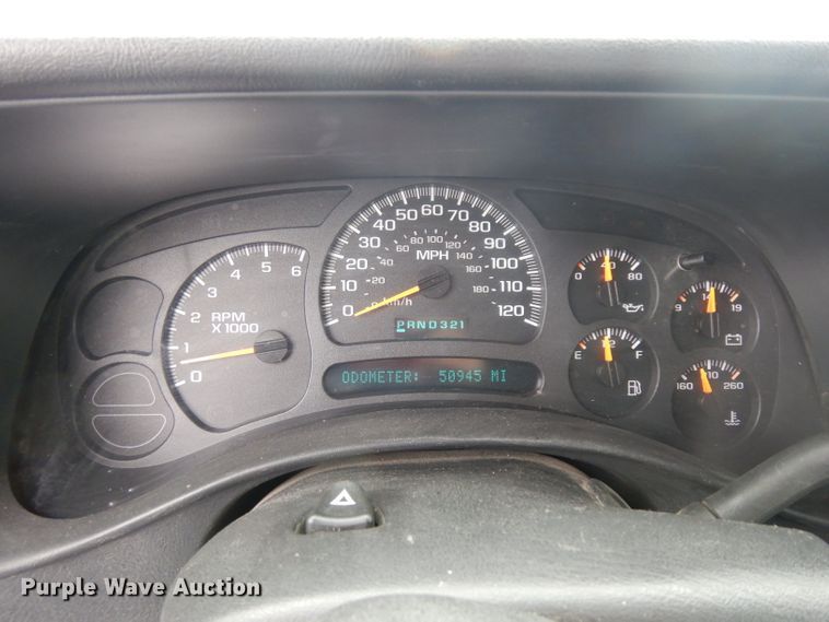 image for item DH5564 2004  Chevrolet Silverado 1500  Ext. Cab pickup truck