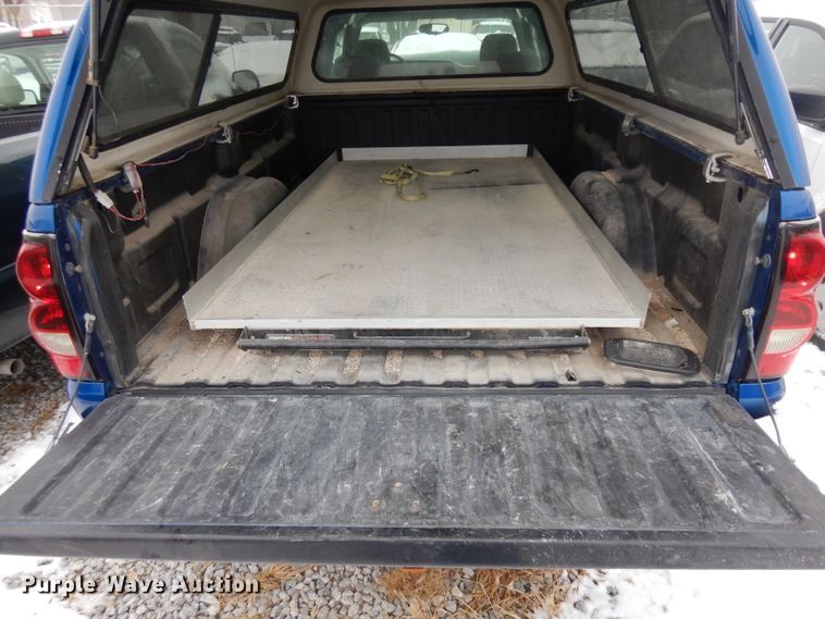 image for item DH5564 2004  Chevrolet Silverado 1500  Ext. Cab pickup truck