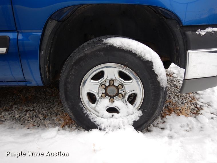 image for item DH5564 2004  Chevrolet Silverado 1500  Ext. Cab pickup truck