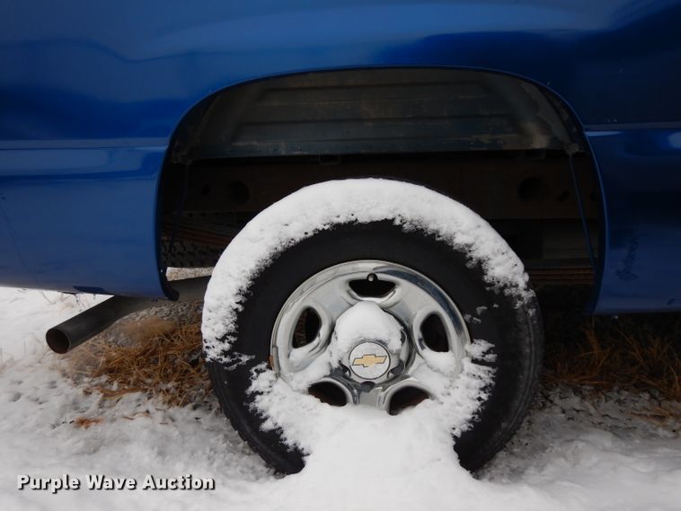 image for item DH5564 2004  Chevrolet Silverado 1500  Ext. Cab pickup truck