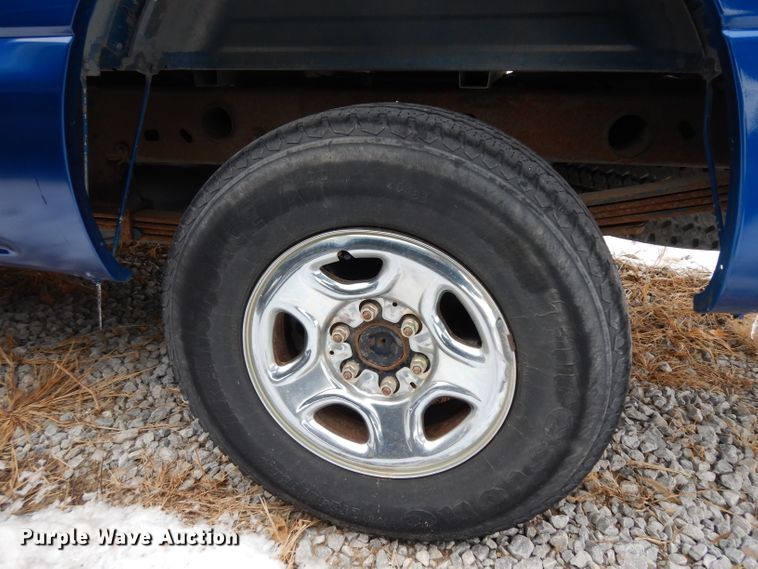 image for item DH5564 2004  Chevrolet Silverado 1500  Ext. Cab pickup truck