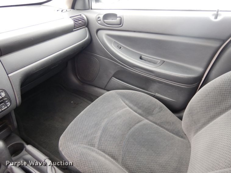 image for item DH5566 2006 Dodge Stratus SXT