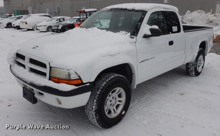 image for item DH5570 2002 Dodge Dakota  Club Cab pickup truck