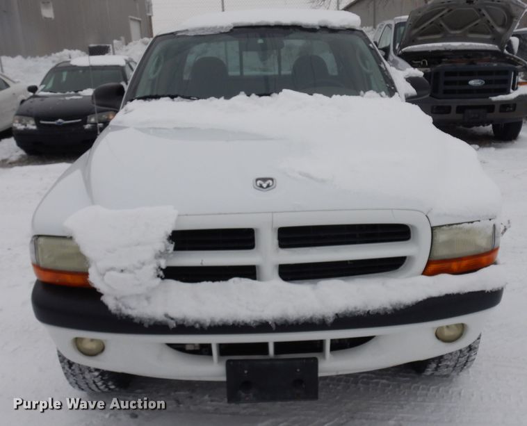 image for item DH5570 2002 Dodge Dakota  Club Cab pickup truck
