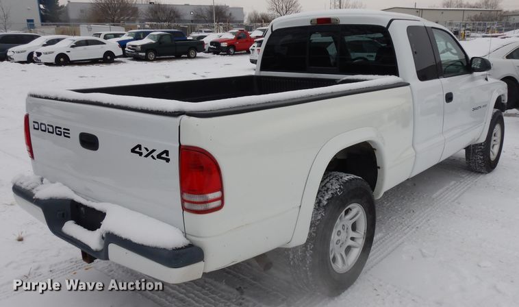 image for item DH5570 2002 Dodge Dakota  Club Cab pickup truck
