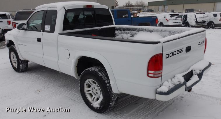 image for item DH5570 2002 Dodge Dakota  Club Cab pickup truck