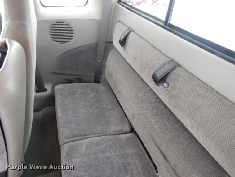 image for item DH5570 2002 Dodge Dakota  Club Cab pickup truck