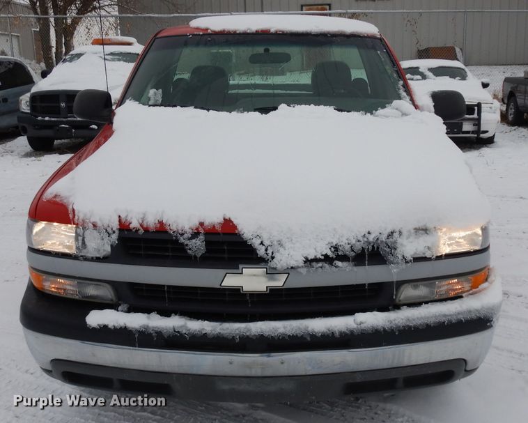image for item DH5572 2001 Chevrolet Silverado 1500  pickup truck