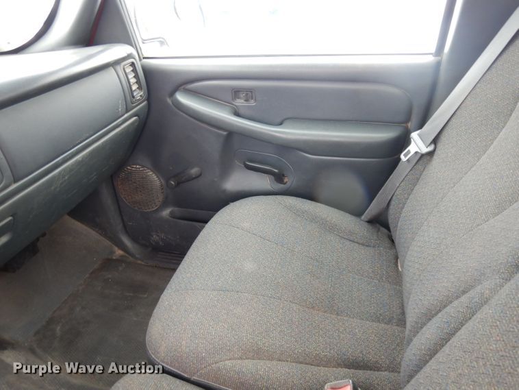 image for item DH5572 2001 Chevrolet Silverado 1500  pickup truck