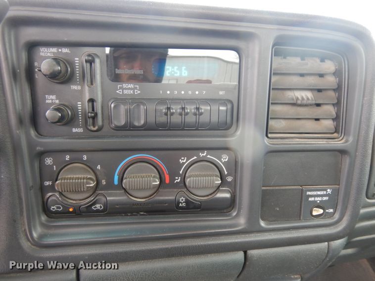 image for item DH5572 2001 Chevrolet Silverado 1500  pickup truck