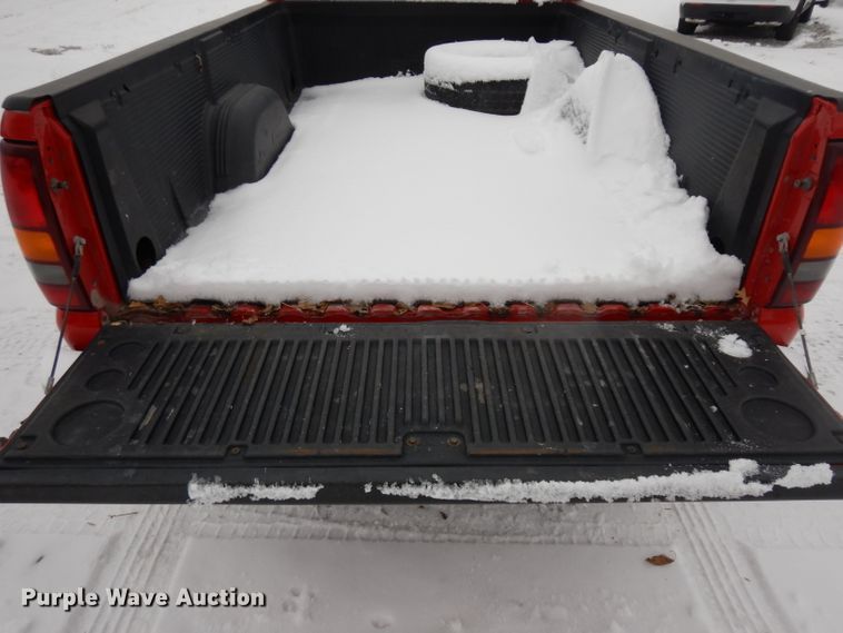 image for item DH5572 2001 Chevrolet Silverado 1500  pickup truck