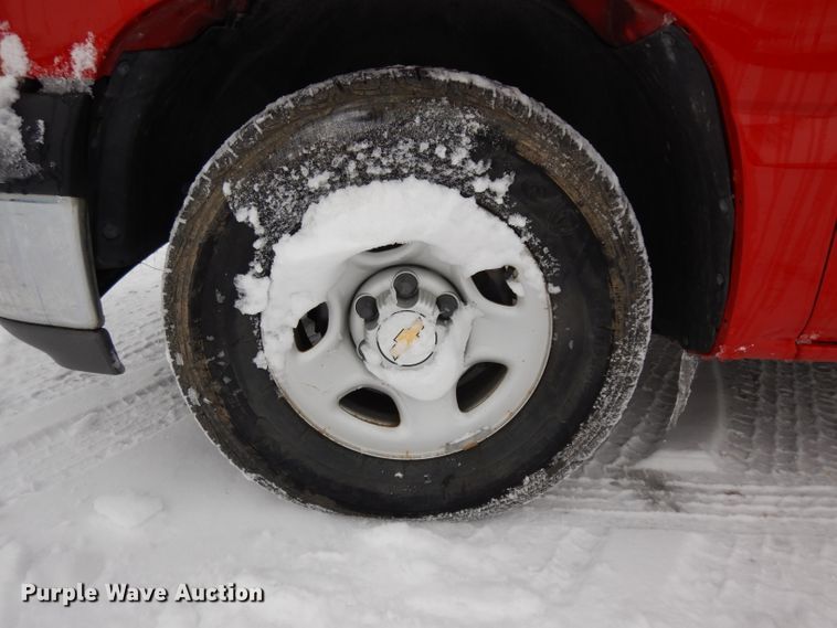 image for item DH5572 2001 Chevrolet Silverado 1500  pickup truck