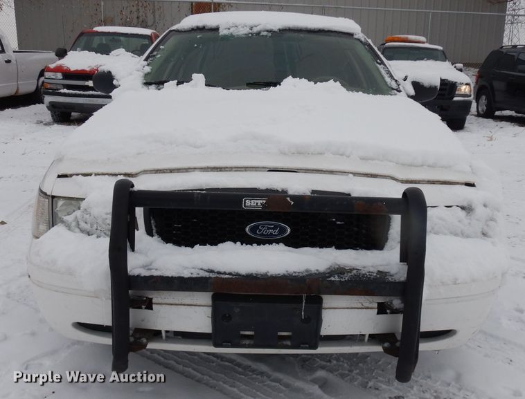 image for item DH5573 2010 Ford Crown Victoria