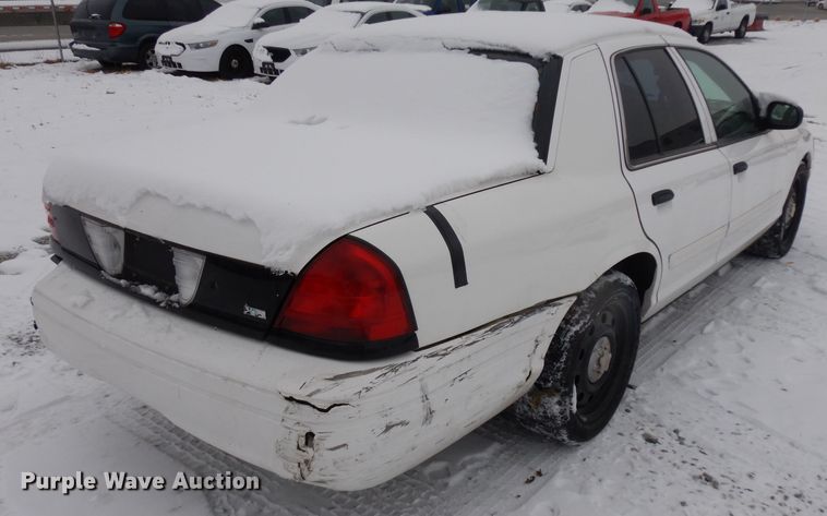 image for item DH5573 2010 Ford Crown Victoria