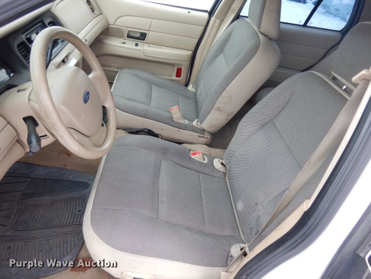 image for item DH5573 2010 Ford Crown Victoria