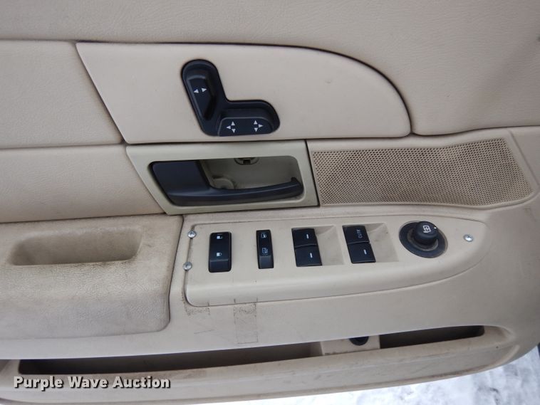 image for item DH5573 2010 Ford Crown Victoria