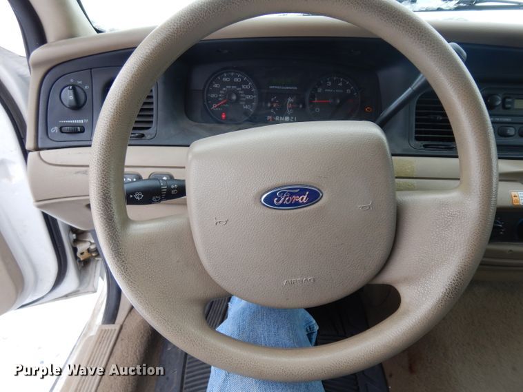 image for item DH5573 2010 Ford Crown Victoria