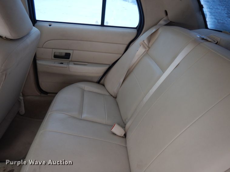 image for item DH5573 2010 Ford Crown Victoria