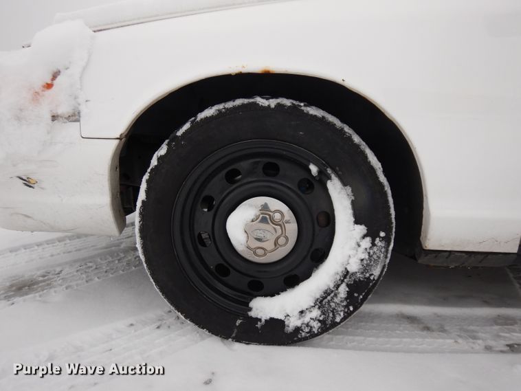 image for item DH5573 2010 Ford Crown Victoria