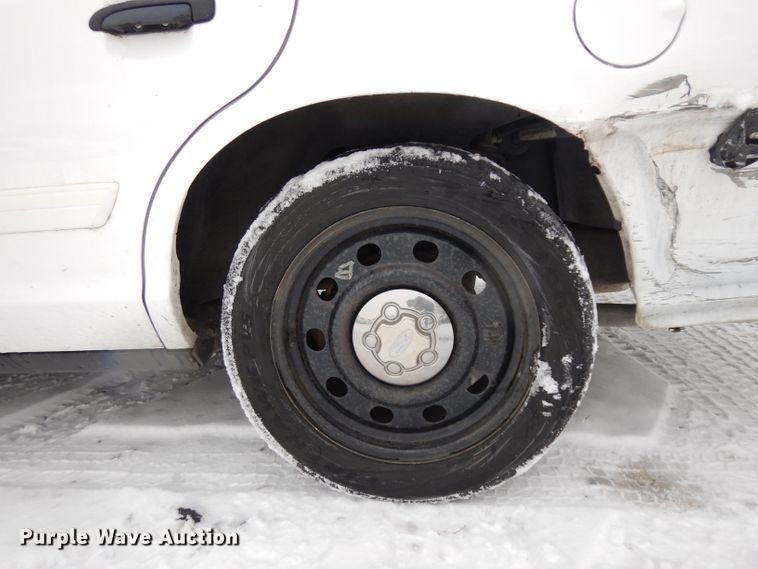 image for item DH5573 2010 Ford Crown Victoria