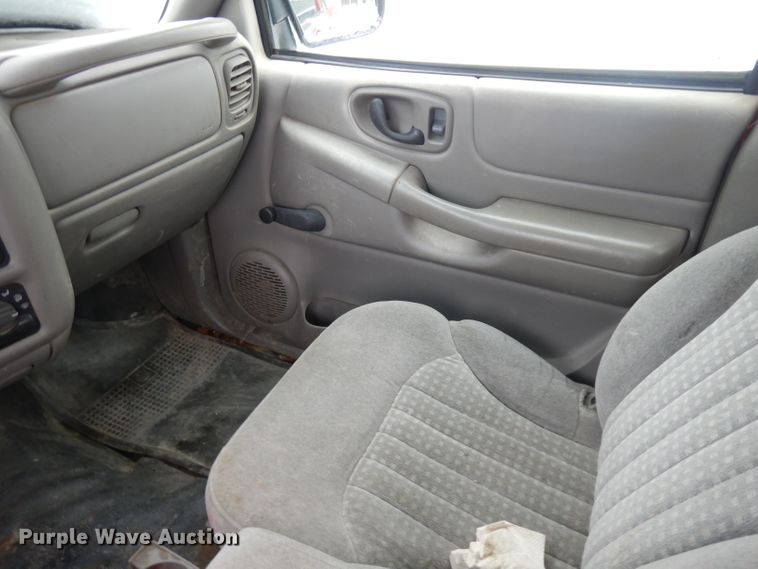 image for item DH5576 2000 Chevrolet S10  Ext. Cab pickup truck