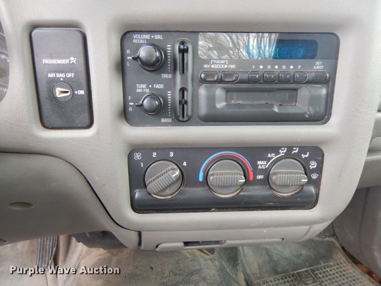 image for item DH5576 2000 Chevrolet S10  Ext. Cab pickup truck