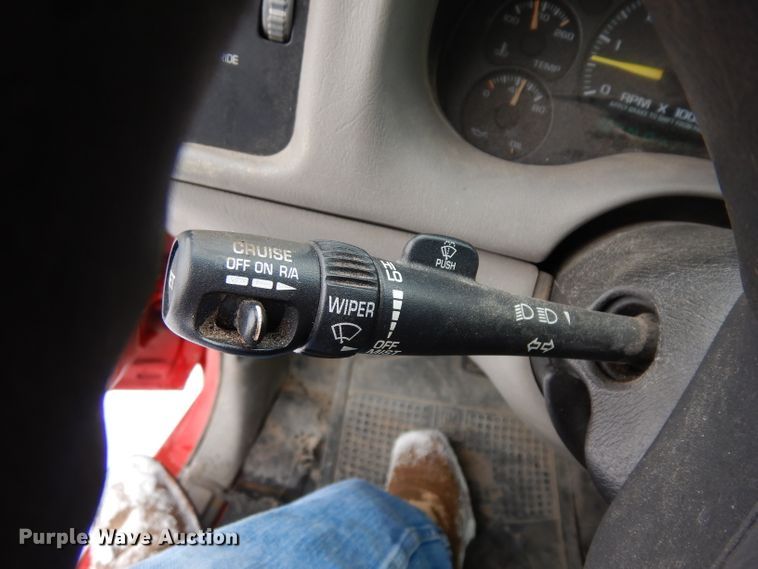 image for item DH5576 2000 Chevrolet S10  Ext. Cab pickup truck