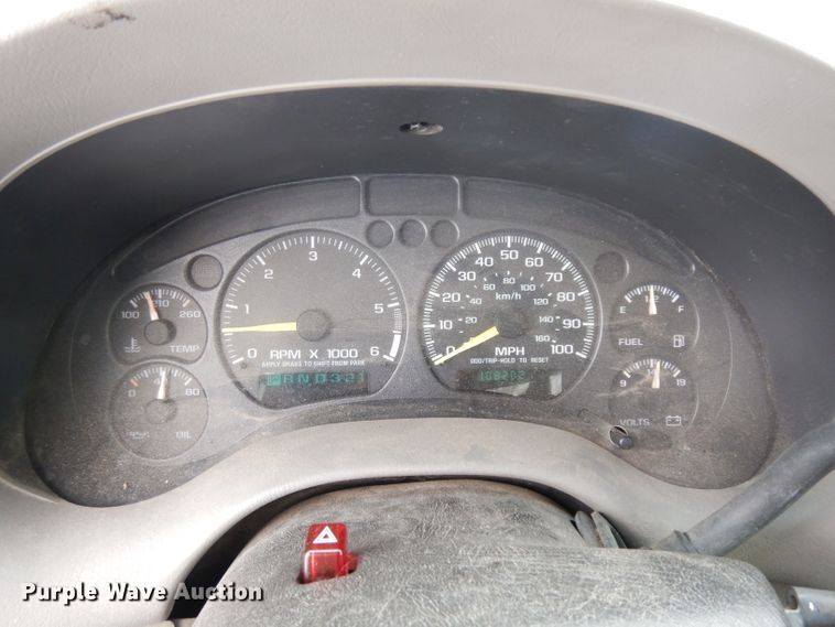 image for item DH5576 2000 Chevrolet S10  Ext. Cab pickup truck