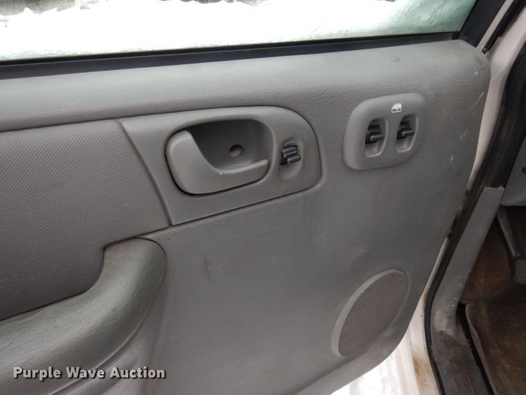 image for item DH5577 2005 Dodge Caravan  van