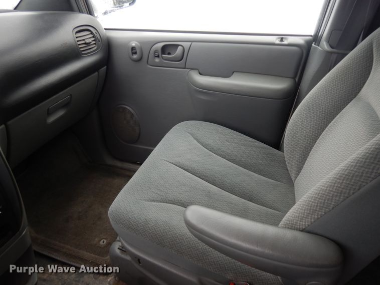 image for item DH5577 2005 Dodge Caravan  van