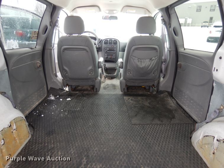 image for item DH5577 2005 Dodge Caravan  van