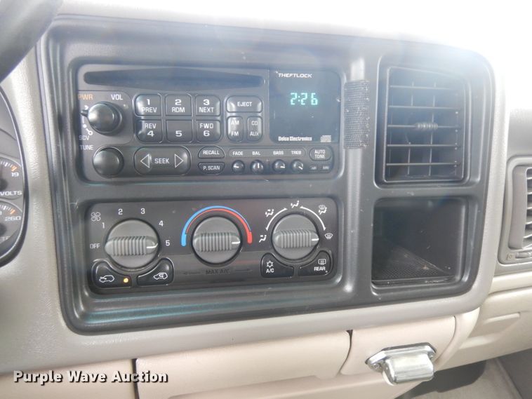 image for item DH5578 2001 Chevrolet Suburban 2500  SUV