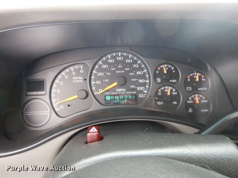 image for item DH5578 2001 Chevrolet Suburban 2500  SUV