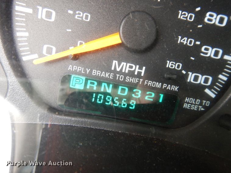 image for item DH5578 2001 Chevrolet Suburban 2500  SUV