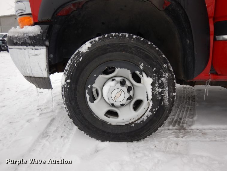 image for item DH5578 2001 Chevrolet Suburban 2500  SUV