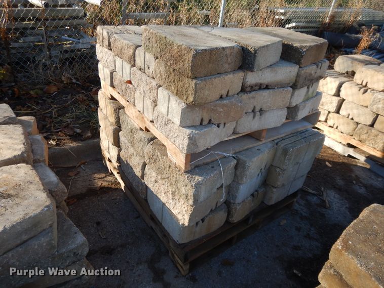 image for item DI8227 (8) pallets of landscape blocks