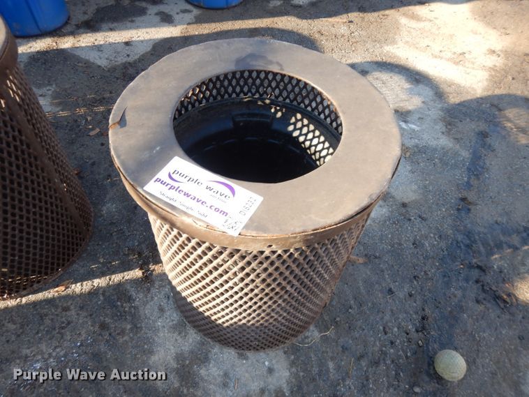 image for item DI8232 (4) trash can holders