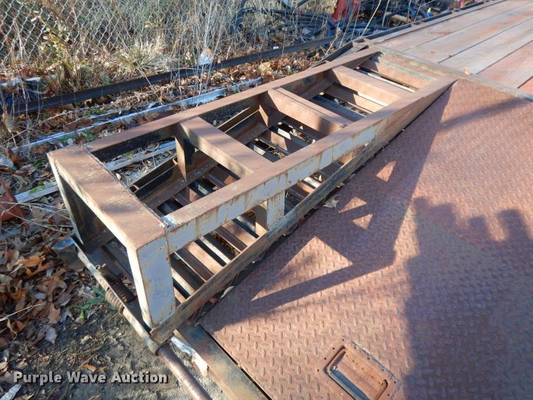 image for item DI8235 2000 Buck Dandy equipment trailer