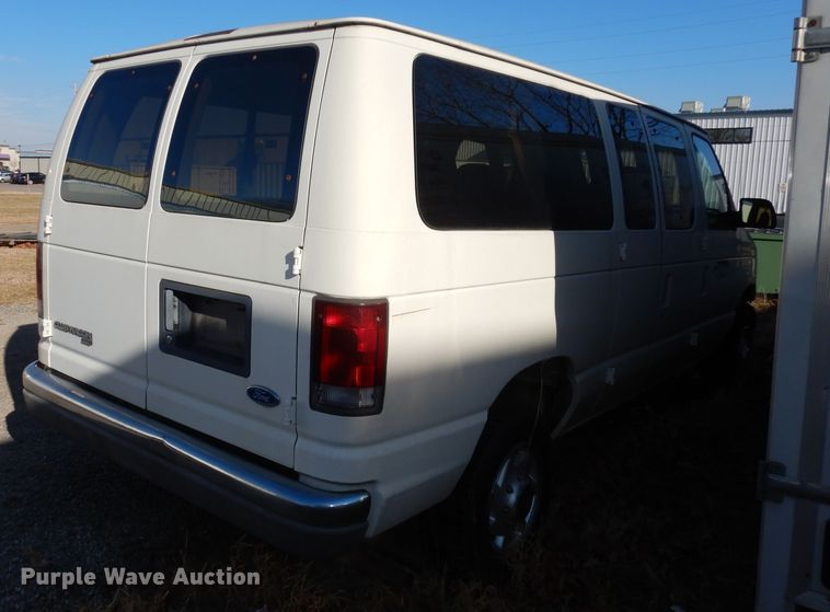 image for item DJ2751 1996 Ford Club Wagon  van