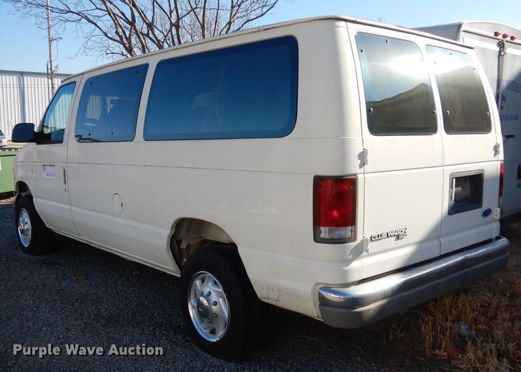image for item DJ2751 1996 Ford Club Wagon  van