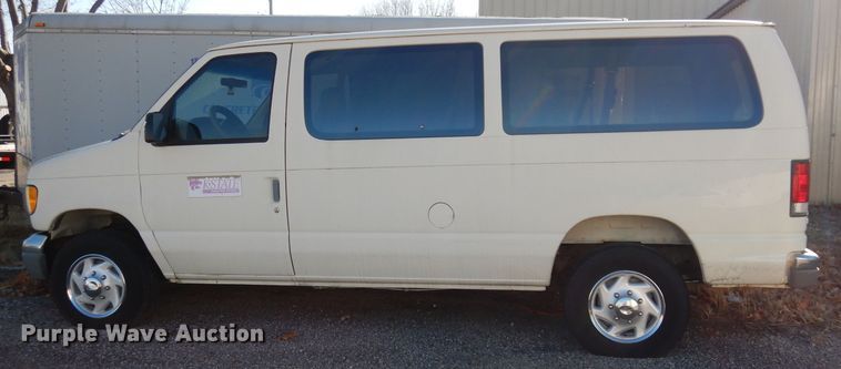image for item DJ2751 1996 Ford Club Wagon  van