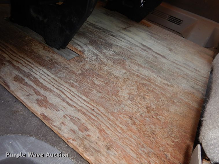 image for item DJ2751 1996 Ford Club Wagon  van