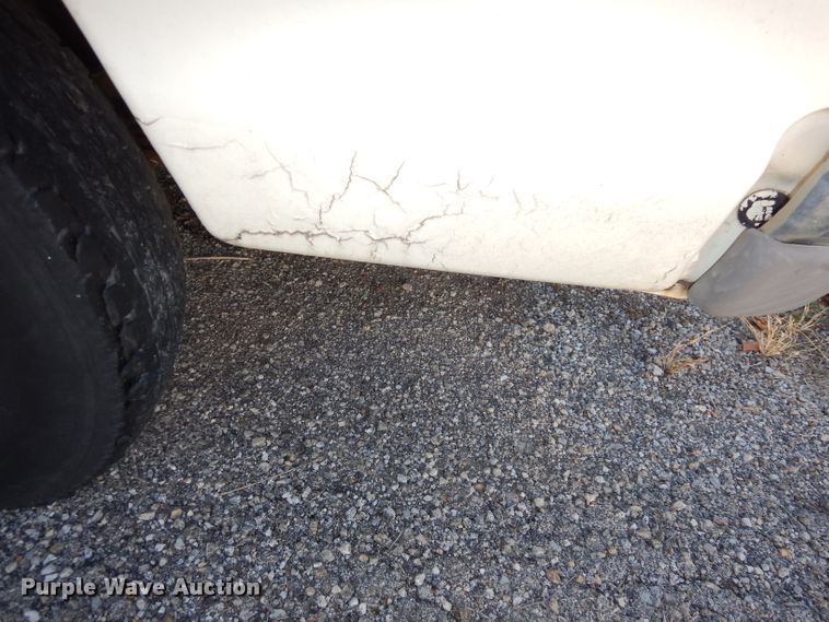 image for item DJ2751 1996 Ford Club Wagon  van