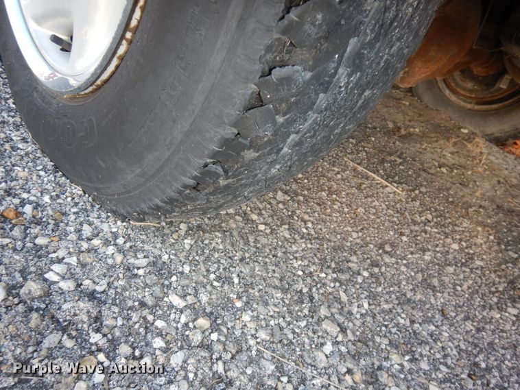 image for item DJ2751 1996 Ford Club Wagon  van