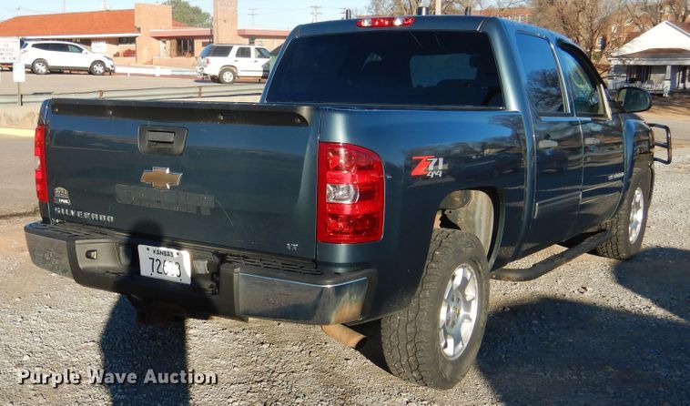 image for item DJ4889 2009 Chevrolet Silverado 1500  Crew Cab pickup truck