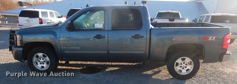 image for item DJ4889 2009 Chevrolet Silverado 1500  Crew Cab pickup truck