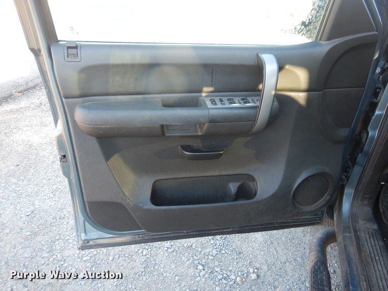 image for item DJ4889 2009 Chevrolet Silverado 1500  Crew Cab pickup truck