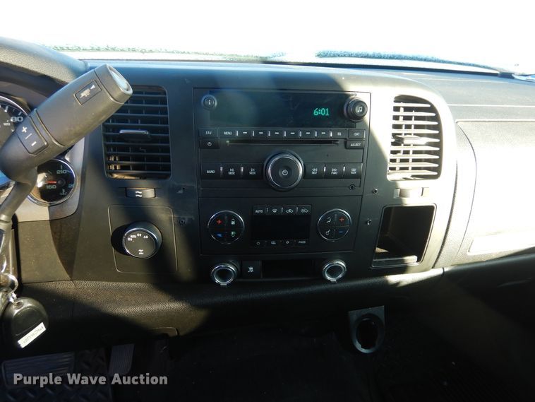 image for item DJ4889 2009 Chevrolet Silverado 1500  Crew Cab pickup truck