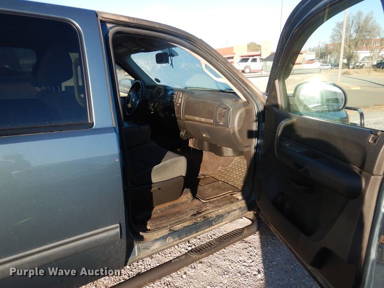 image for item DJ4889 2009 Chevrolet Silverado 1500  Crew Cab pickup truck